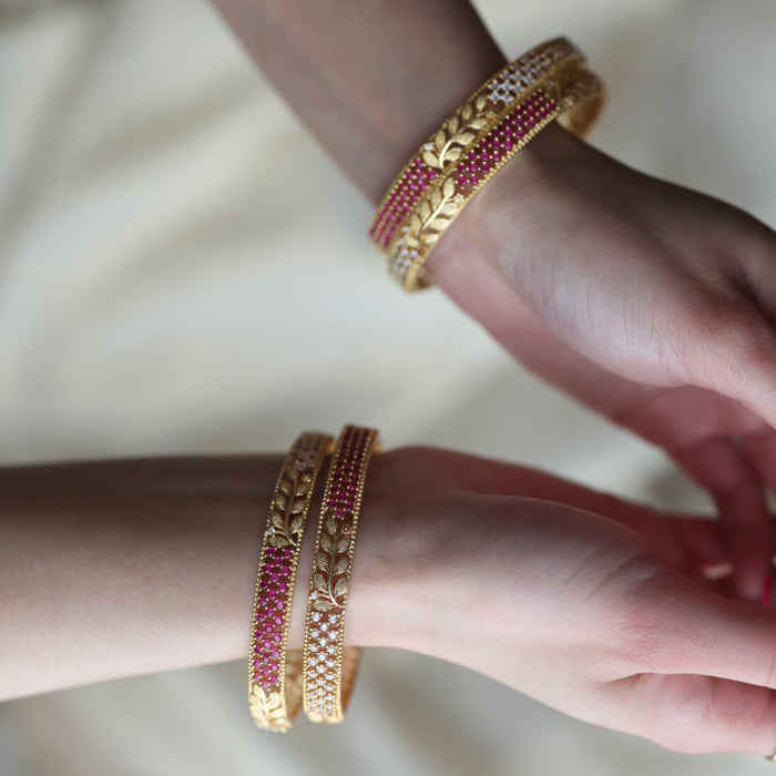 Heritage gold plated white stone bangle HB6963