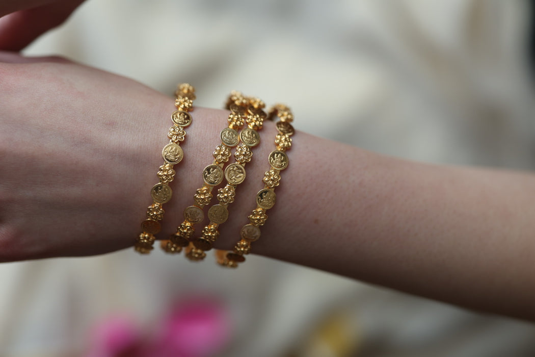 Heritage gold plated coin design bangle HB3554