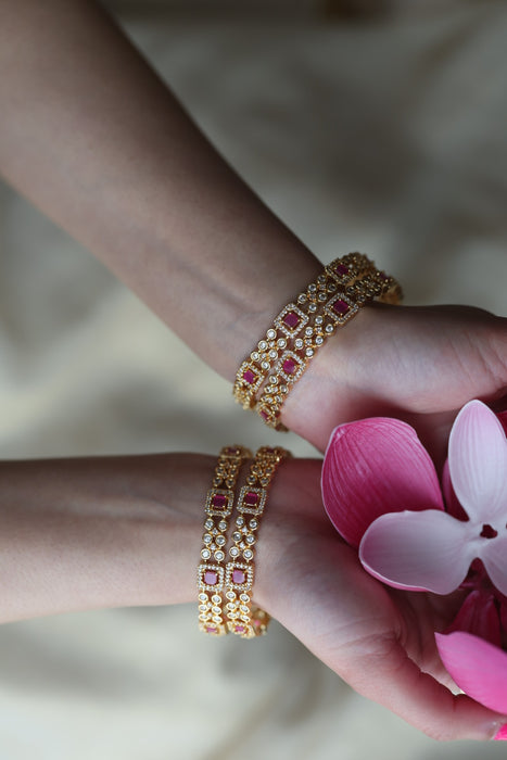 Heritage gold plated white stone bangle HB35232