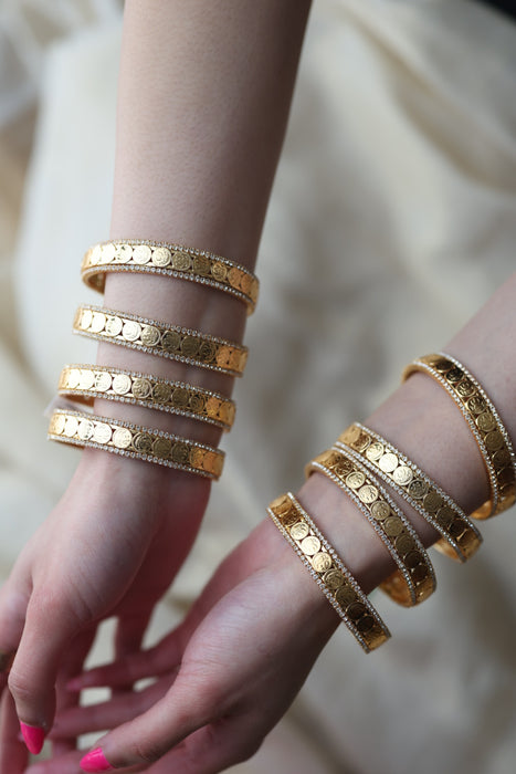 Heritage gold plated white stone bangle HB3567889