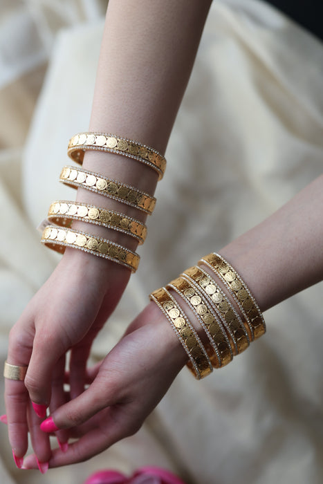 Heritage gold plated white stone bangle HB3567889