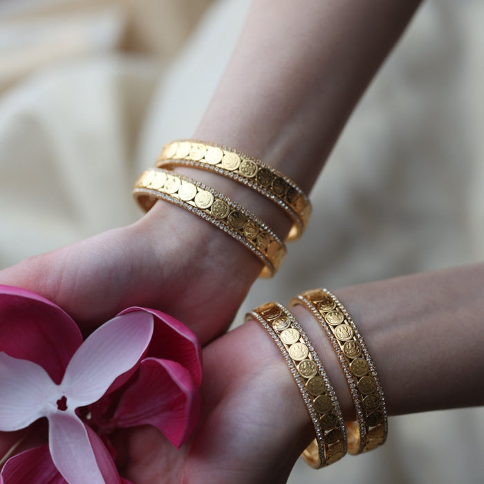 Heritage gold plated white stone bangle HB3567889