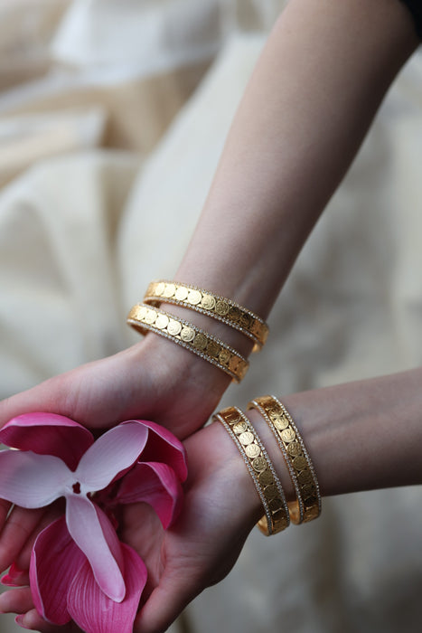 Heritage gold plated white stone bangle HB3567889