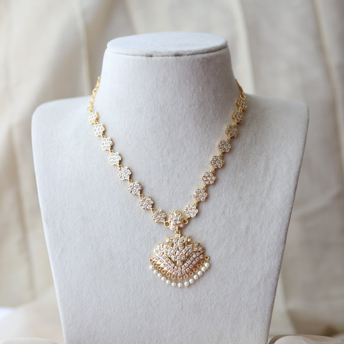 Heritage gold plated white stone short necklace H723