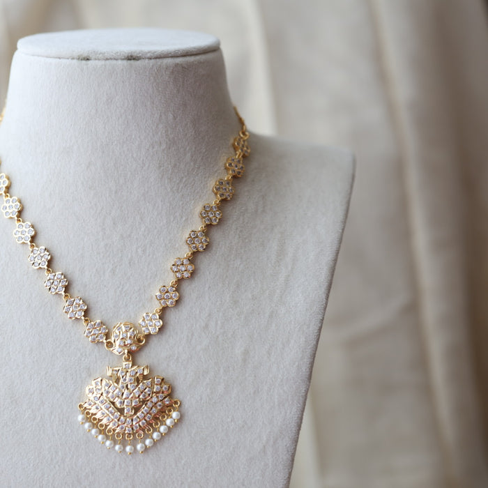 Heritage gold plated white stone short necklace H723