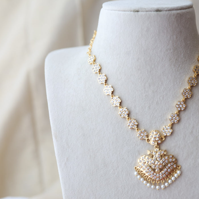 Heritage gold plated white stone short necklace H723