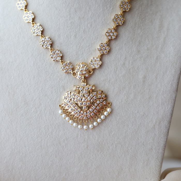 Heritage gold plated white stone short necklace H723
