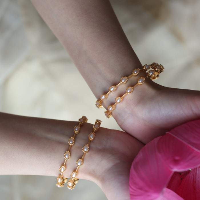 Heritage gold plated pearl bangle HB6889