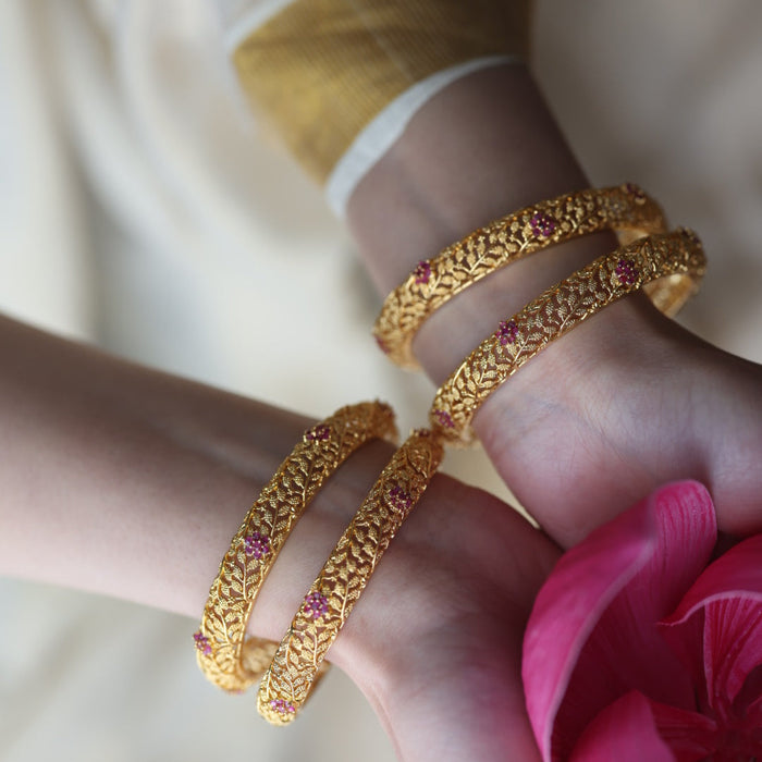 Heritage gold plated white stone bangle HB445