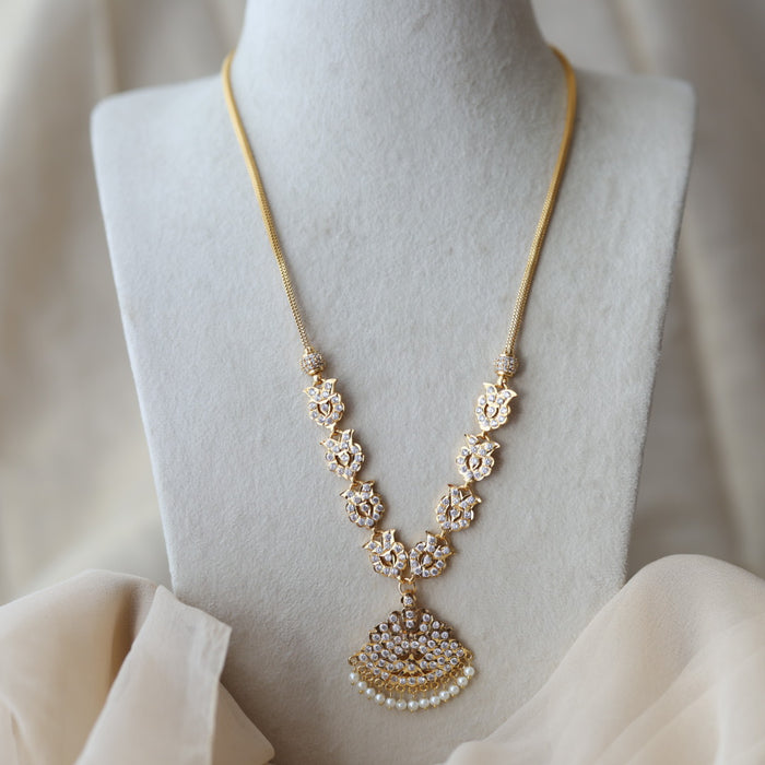 Heritage gold plated white stone sangu pendant long necklace HL3994