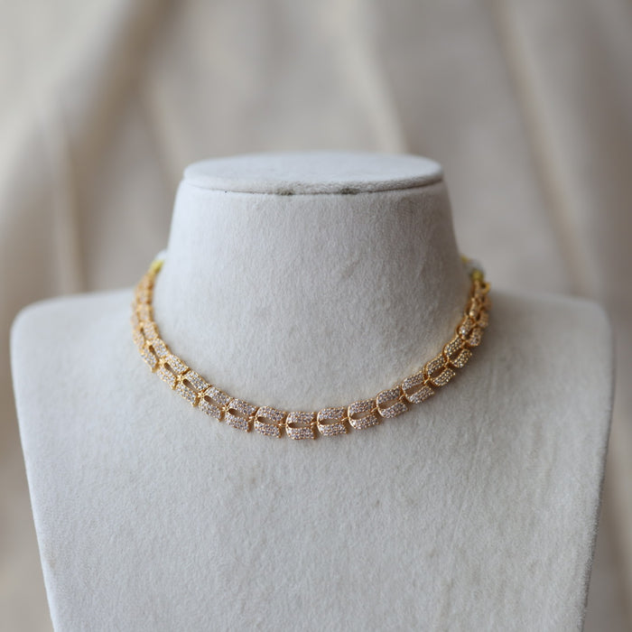 Heritage gold plated short necklace H2232