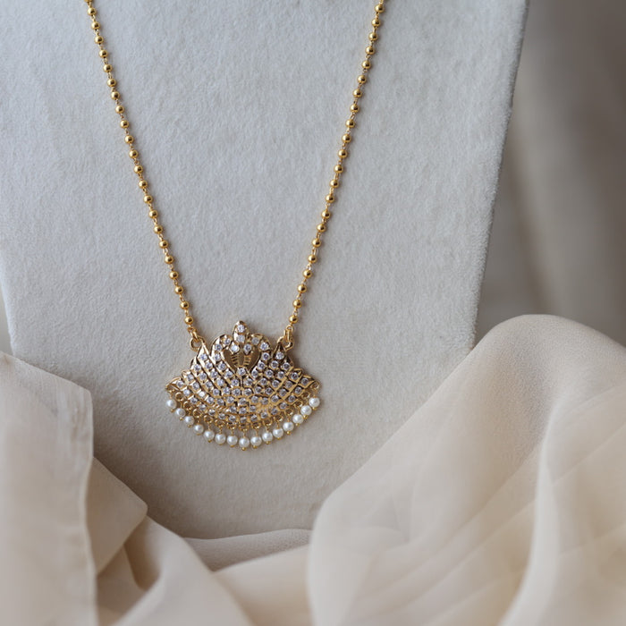 Heritage gold plated white stone pendant long necklace HL3211