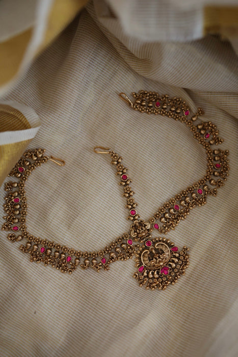 Antique gold plated white stone tikka TH2561