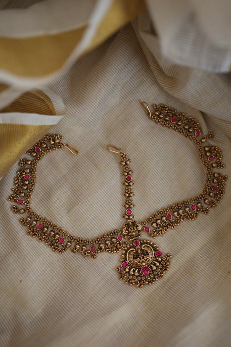 Antique gold plated white stone tikka TH2561