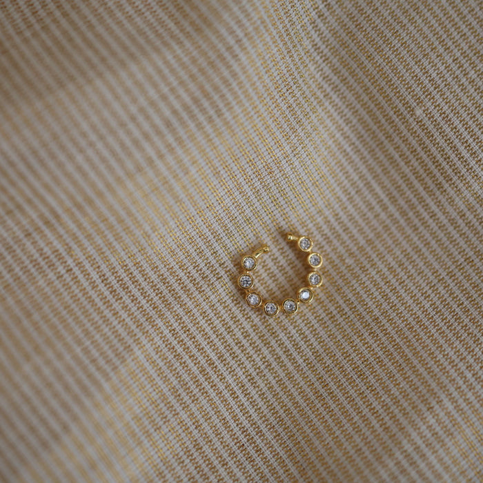 Heritage white stone gold plated nosering HN00111