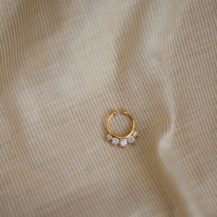 Heritage white stone gold plated nosering HN00111