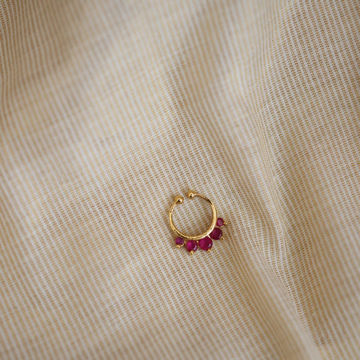 Heritage white stone gold plated nosering HN00112