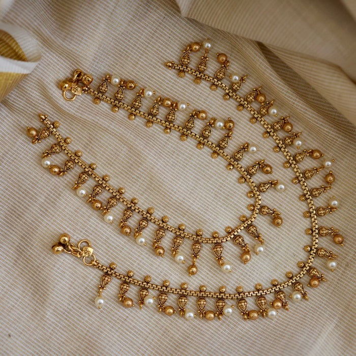 Antique gold and pearl traditional payal AN39544