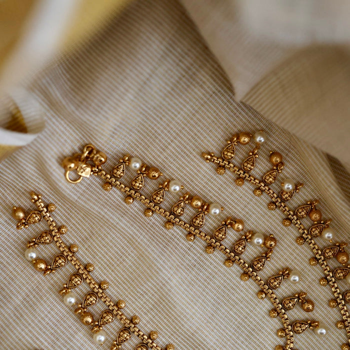 Antique gold and pearl traditional payal AN39544