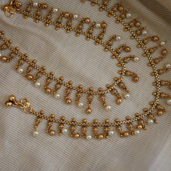 Antique gold and pearl traditional payal AN39544