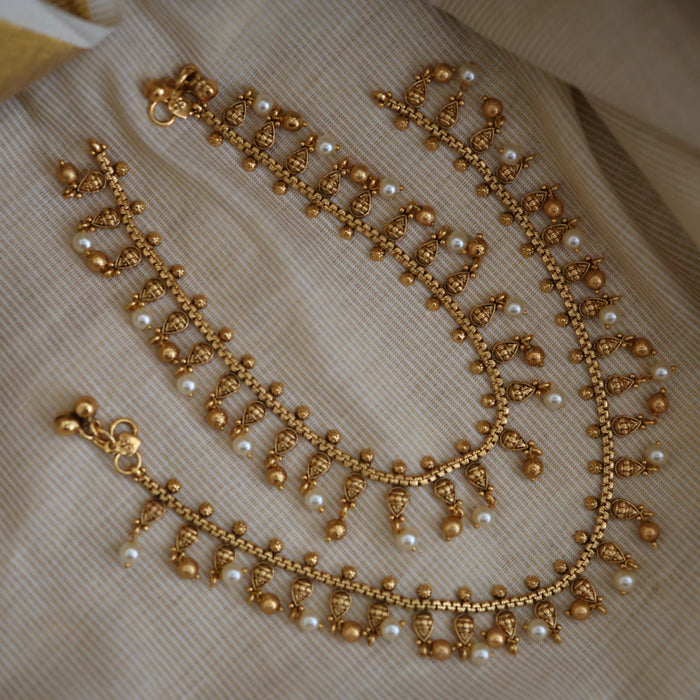 Antique gold and pearl traditional payal AN39544