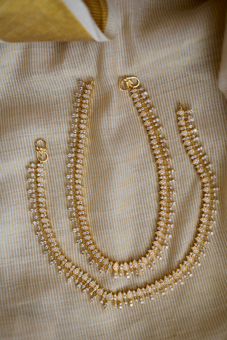 Heritage gold white stone traditional payal HAN12165