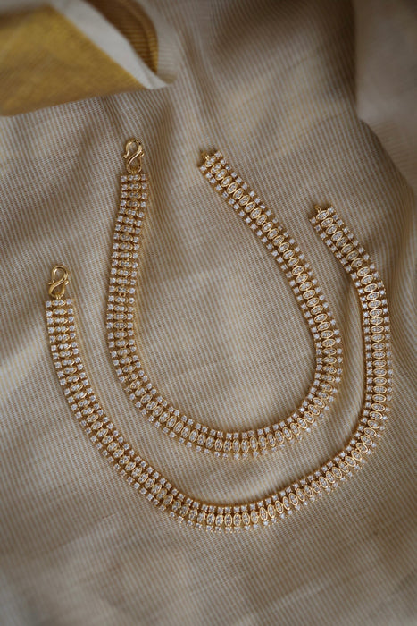 Heritage gold white stone traditional payal HAN12134