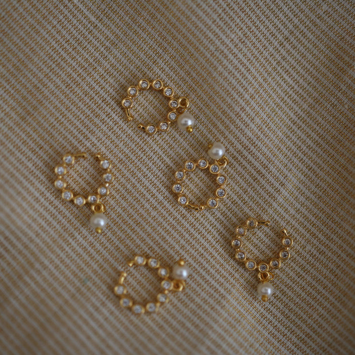 Heritage white stone gold plated nosering HN00119
