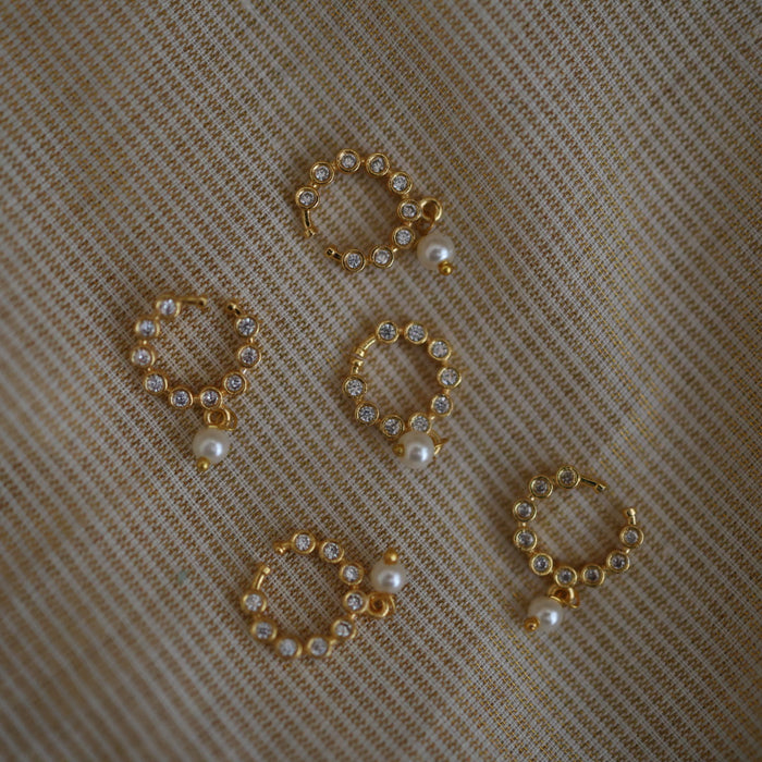 Heritage white stone gold plated nosering HN00119