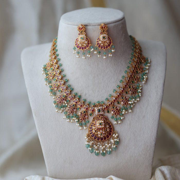 Antique green bead short necklacen AG672