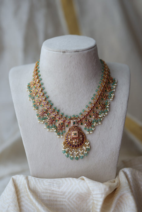 Antique green bead short necklacen AG672