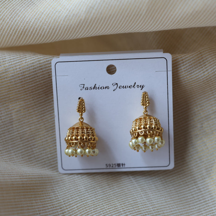 Antique gold and pearl jumka earrings AJ00123