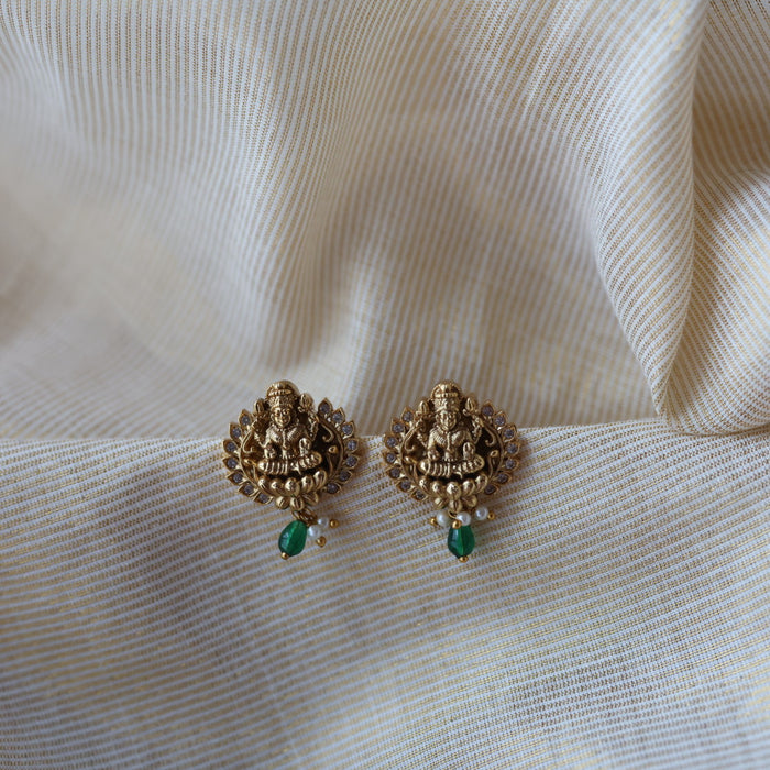 Antique green bead studd earrings As9783