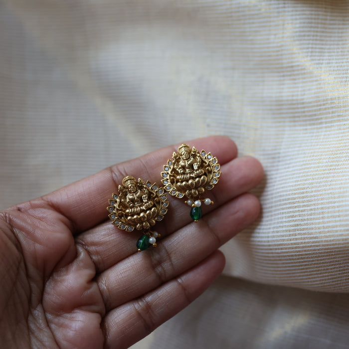 Antique green bead studd earrings As9783