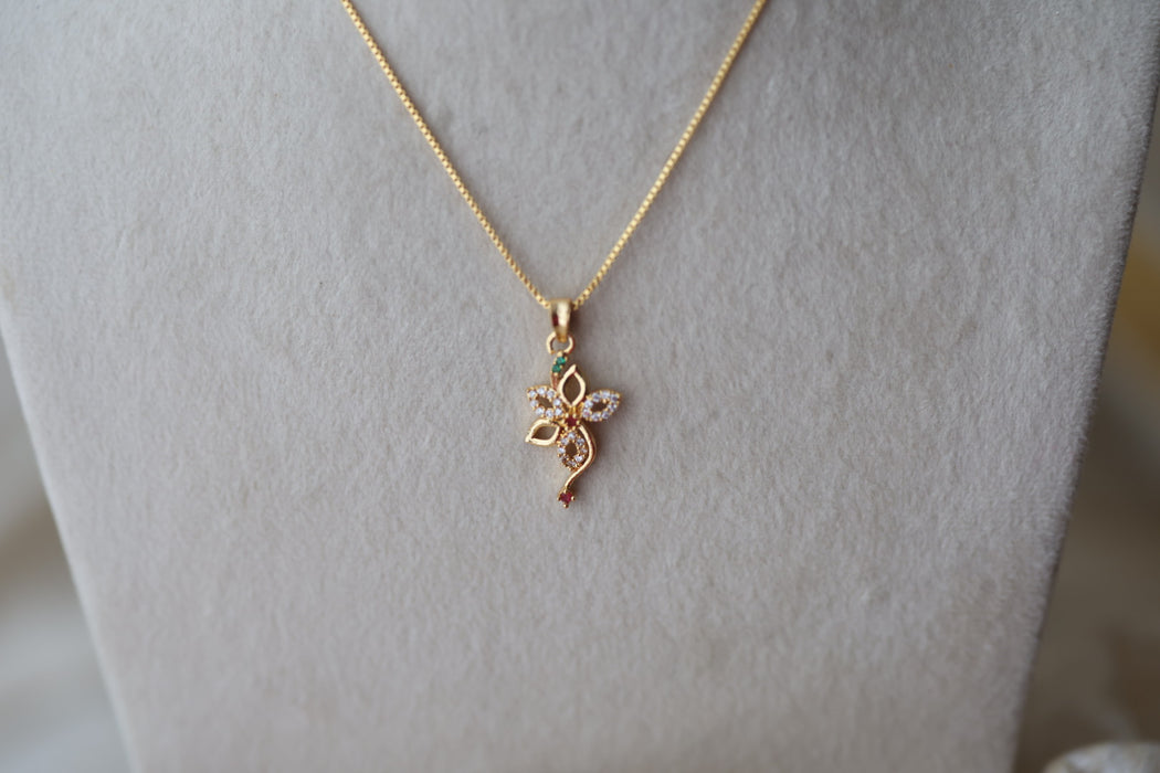 Heritage gold plated pendant  short chain HC329