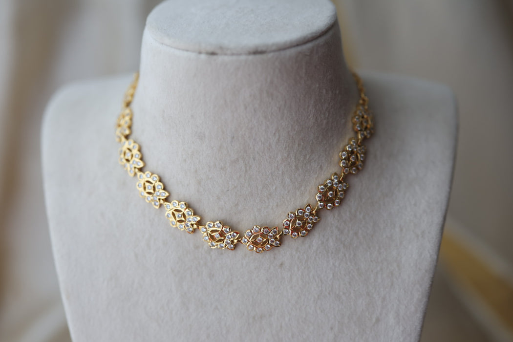 Antique white stone short necklace H2998