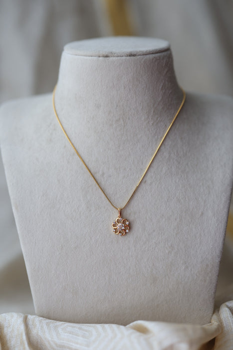 Heritage gold plated pendant short chain HC4323