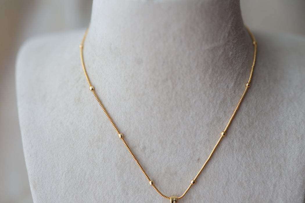Heritage gold plated pendant short chain HC2512
