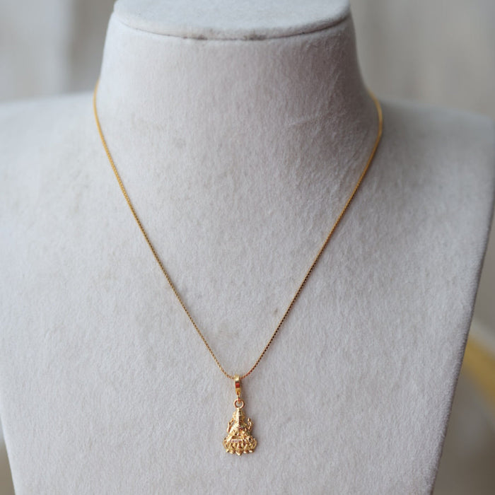 Heritage gold plated pendant short chain HC250