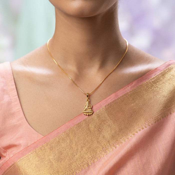 Heritage gold plated pendant short chain HC250
