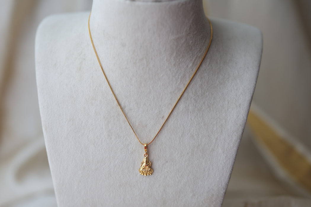 Heritage gold plated pendant short chain HC250