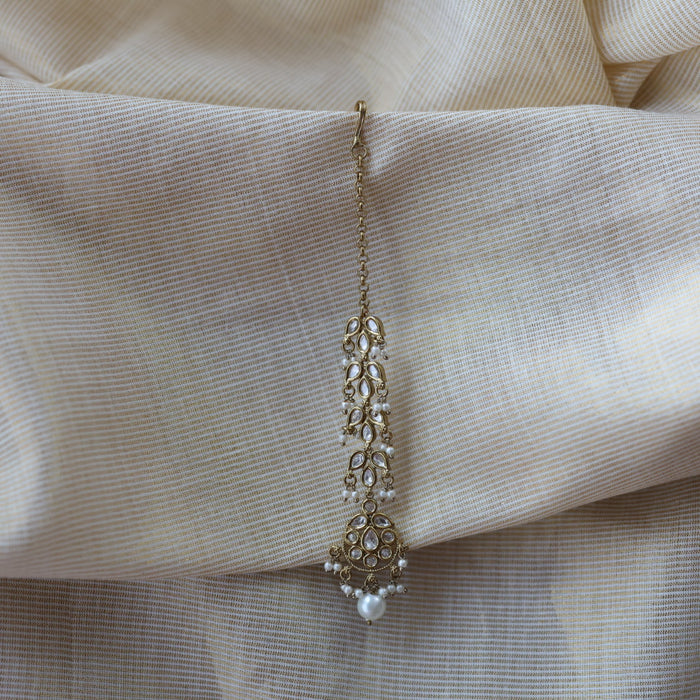 Trendy white stone drop earrings and tikka TJ6822