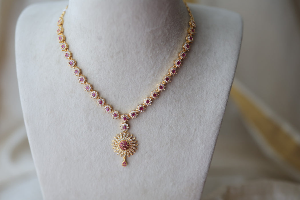 Heritage gold ruby white stone short necklace H67986