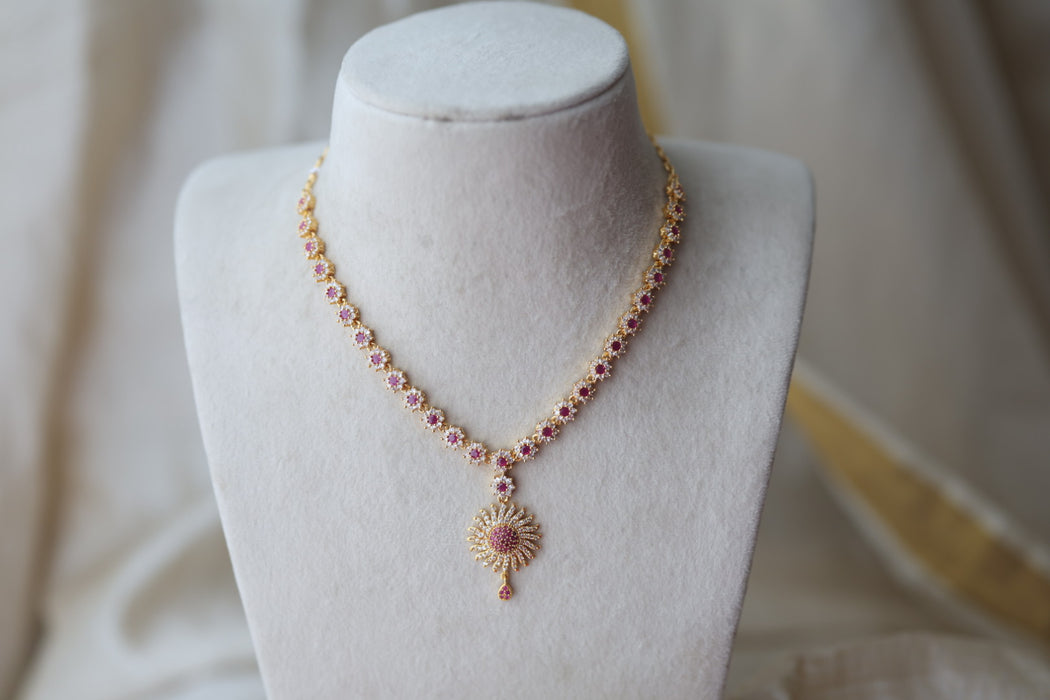 Heritage gold ruby white stone short necklace H67986