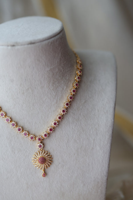 Heritage gold ruby white stone short necklace H67986