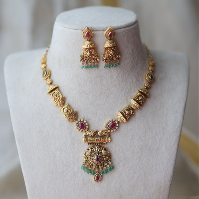 Antique green bead ruby short necklace AG811
