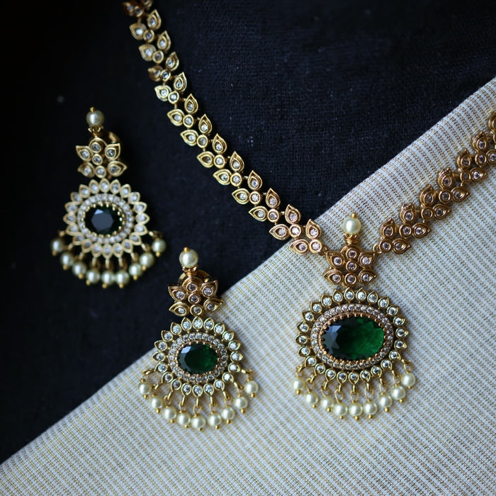 Antique green white short necklace with earrings TTS4368