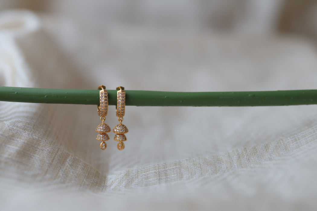 Heritage gold plated white stone hoop earrings HD211