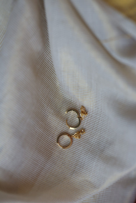 Heritage gold plated white stone hoop earrings HD20783