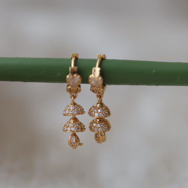 Heritage gold plated white stone hoop earrings HD7832
